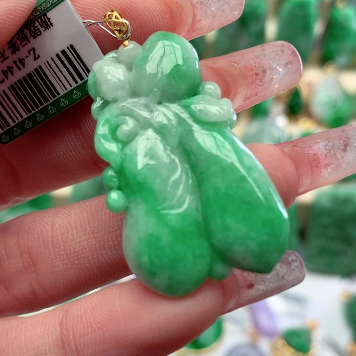 翡翠颈饰18K金镶嵌翡翠