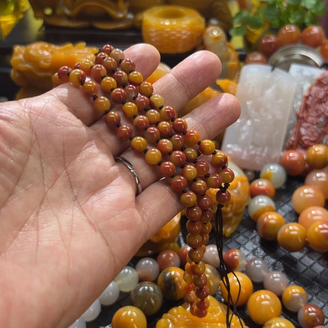 石英质玉未镶嵌颈饰