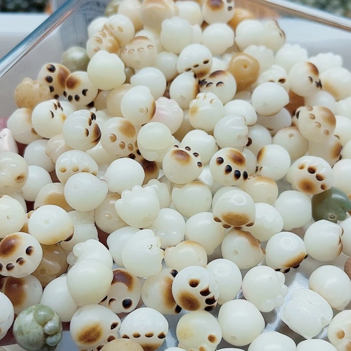 白玉菩提吊坠瑕疵13猫爪50颗