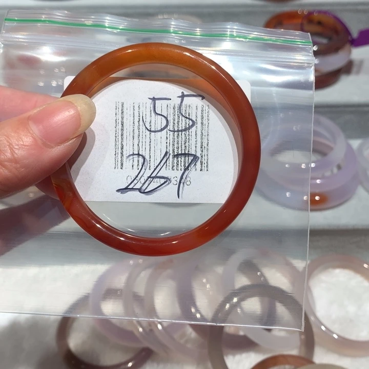 玛瑙/玉髓手镯未镶嵌55