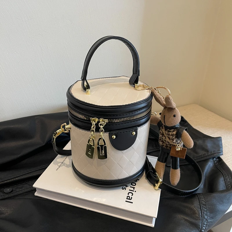 女包时尚新款菱格拼色可爱韩版高级感小水桶包手提包单肩斜挎包包