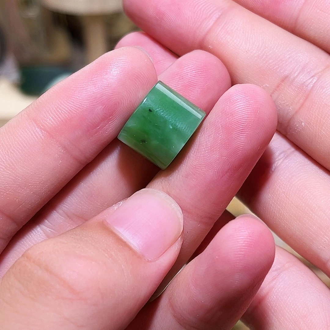 茶***了颈饰未镶嵌和田玉
