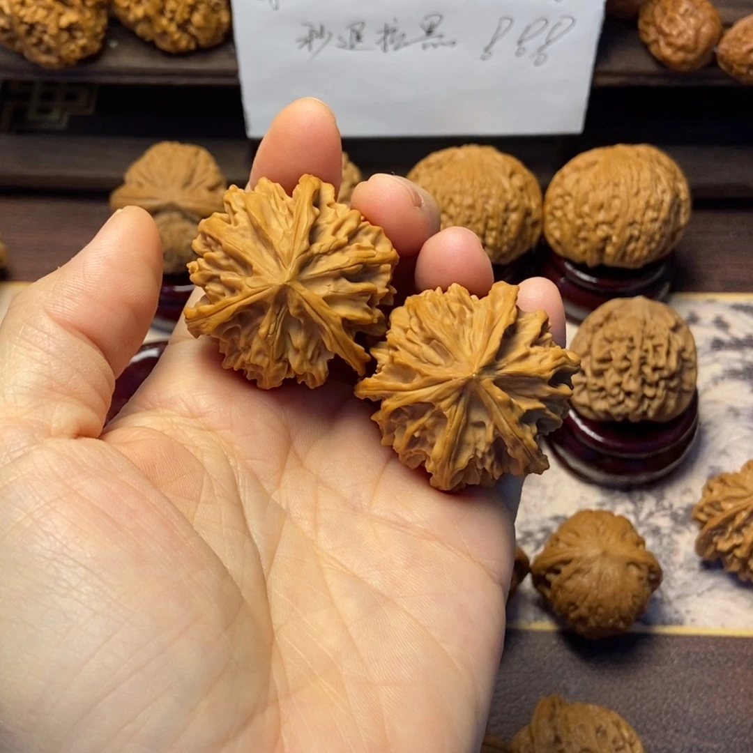 时***些文玩核桃把件全品凹底三棱40