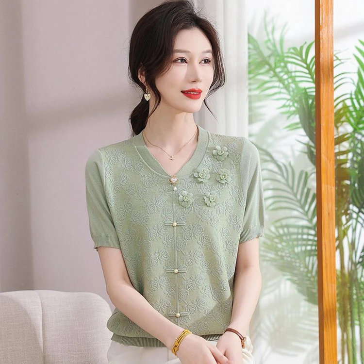 薄款纯色立体花朵妈妈装中老年女装夏装时尚圆领中年冰丝针织短袖