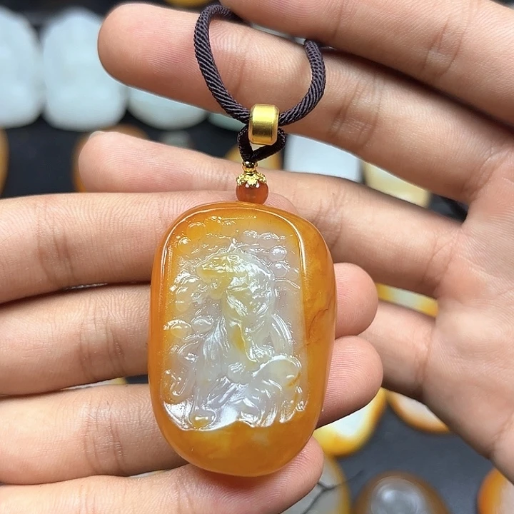 尚***平颈饰未镶嵌和田玉