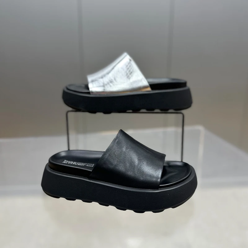 【左右华菲】5.5cm气质舒适显高真皮厚底凉拖鞋2025夏季外穿半拖鞋