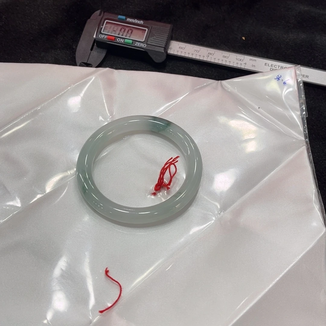 未镶嵌手镯翡翠小*