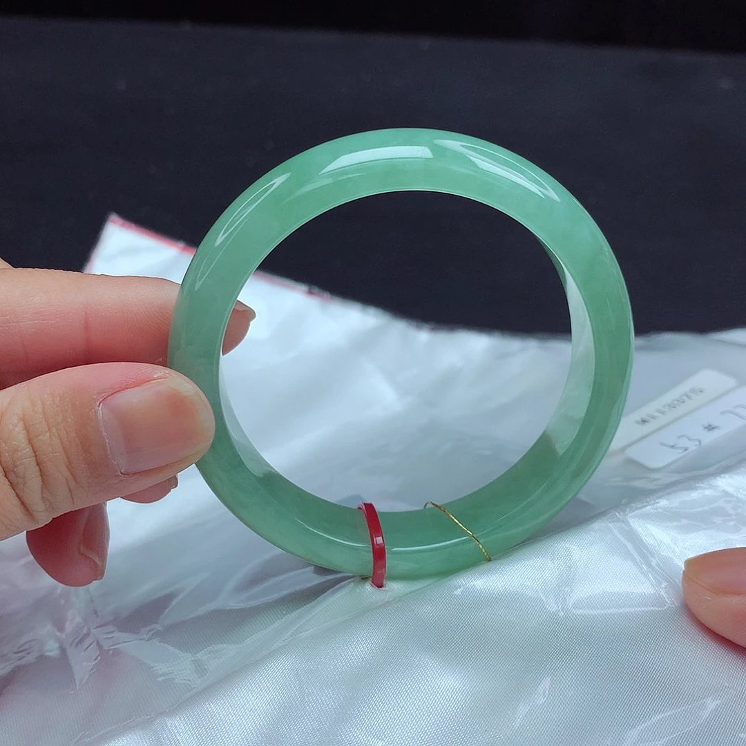 翡翠手镯未镶嵌53圈375