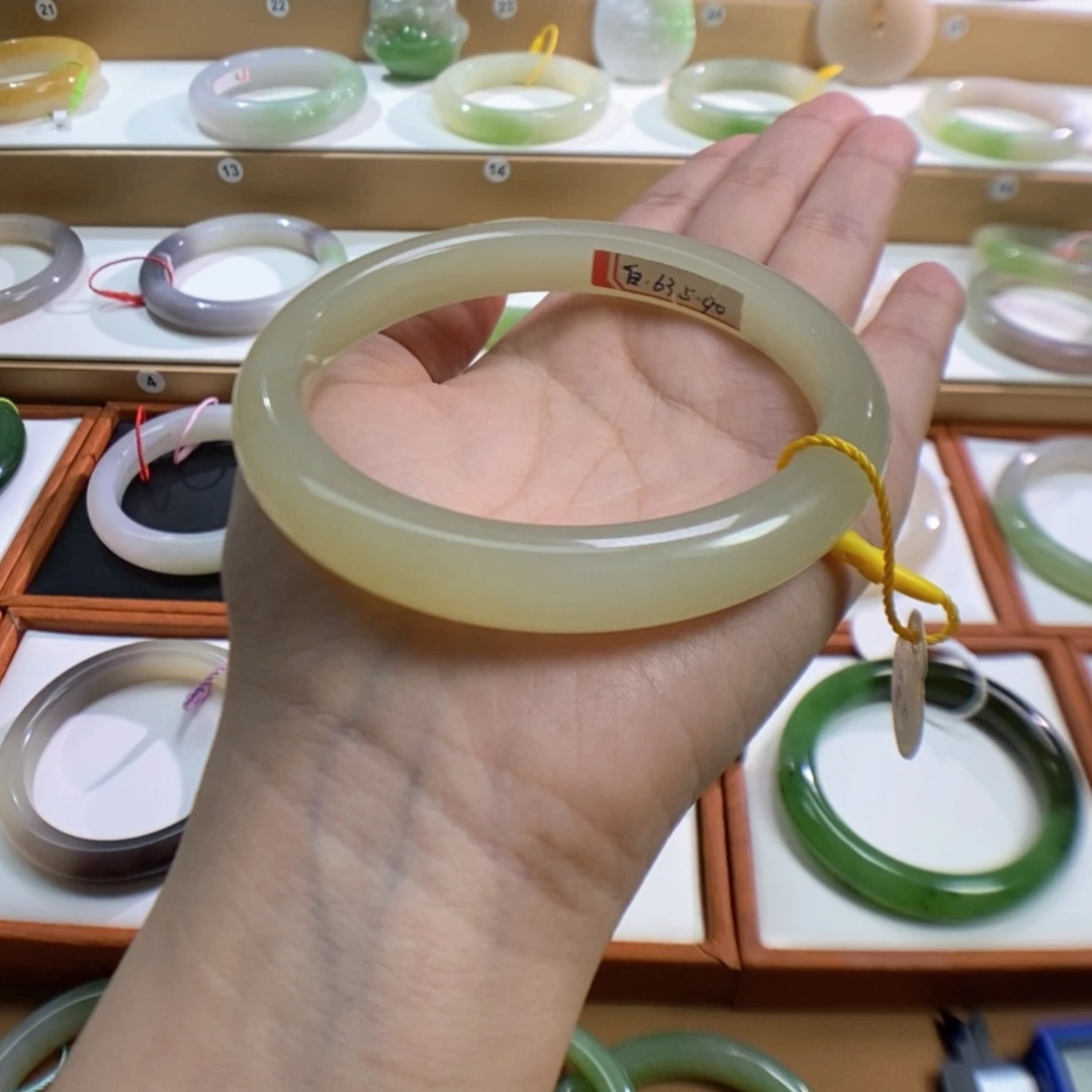 【闪购商品】和田玉手镯未镶嵌J**y6364