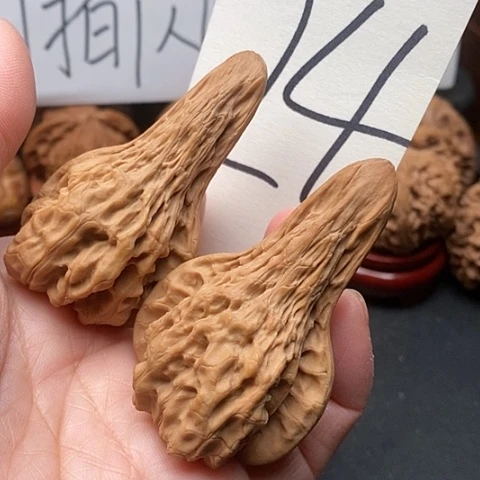 桃核吊坠汪***食核桃的营养价值