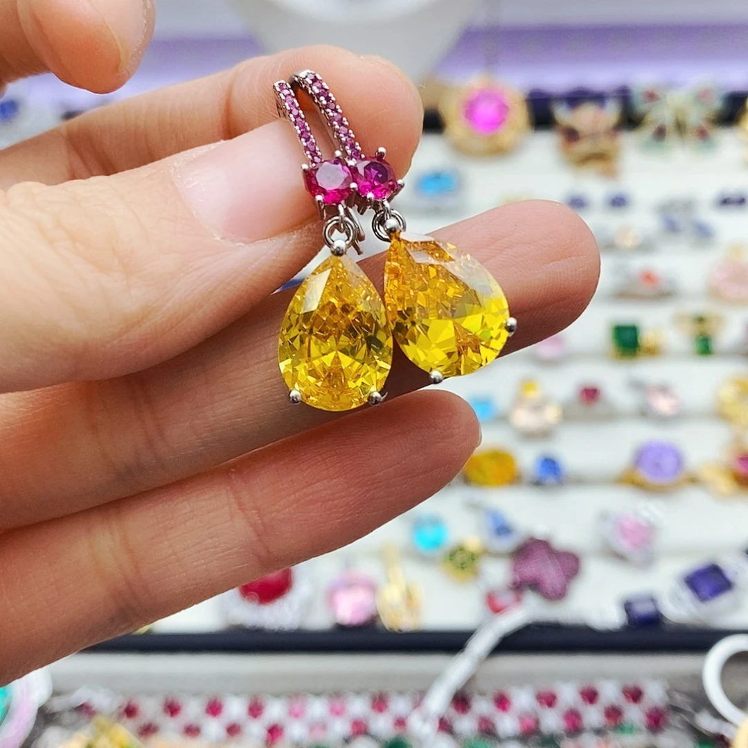 耳饰蓝宝石未镶嵌