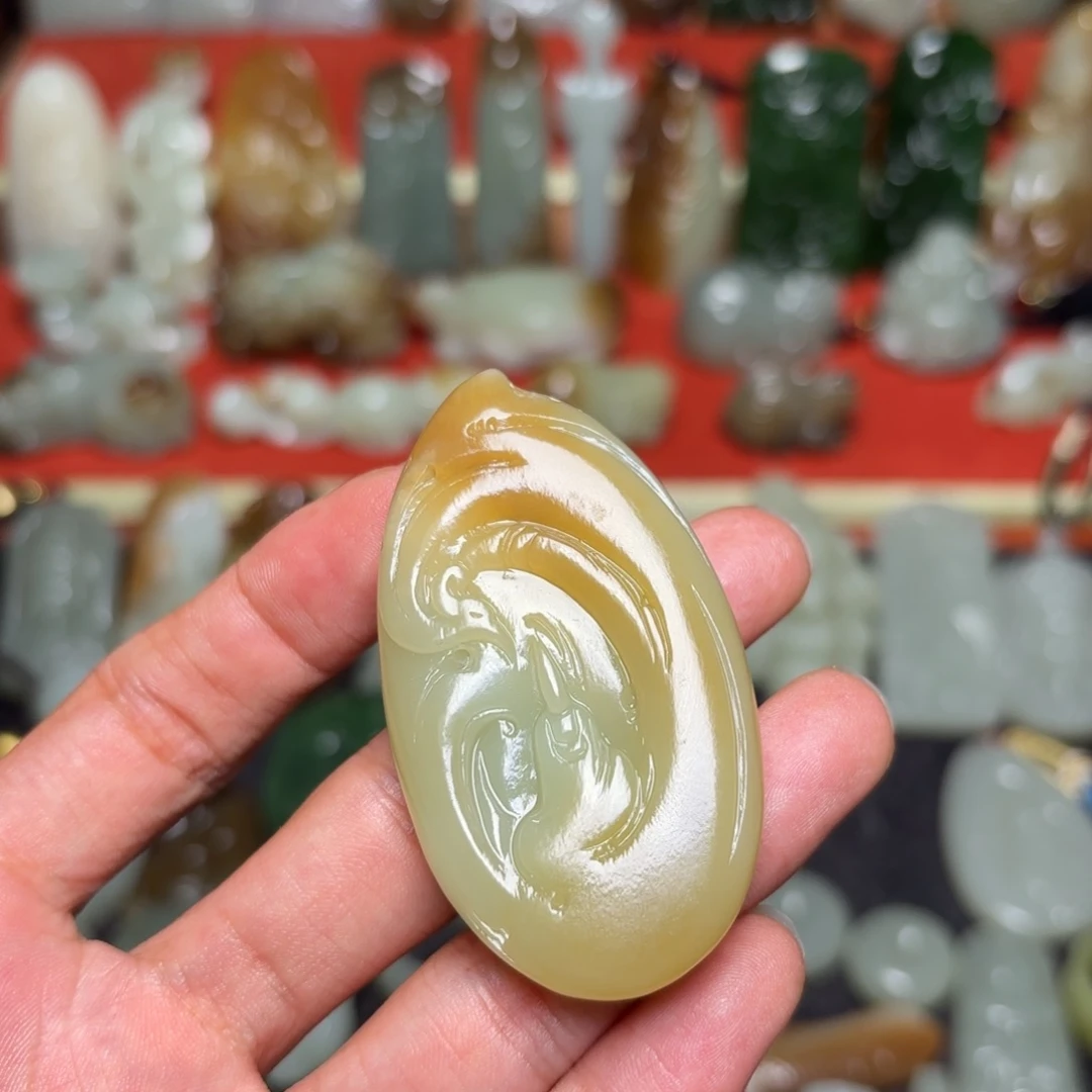 和田玉未镶嵌颈饰鏚