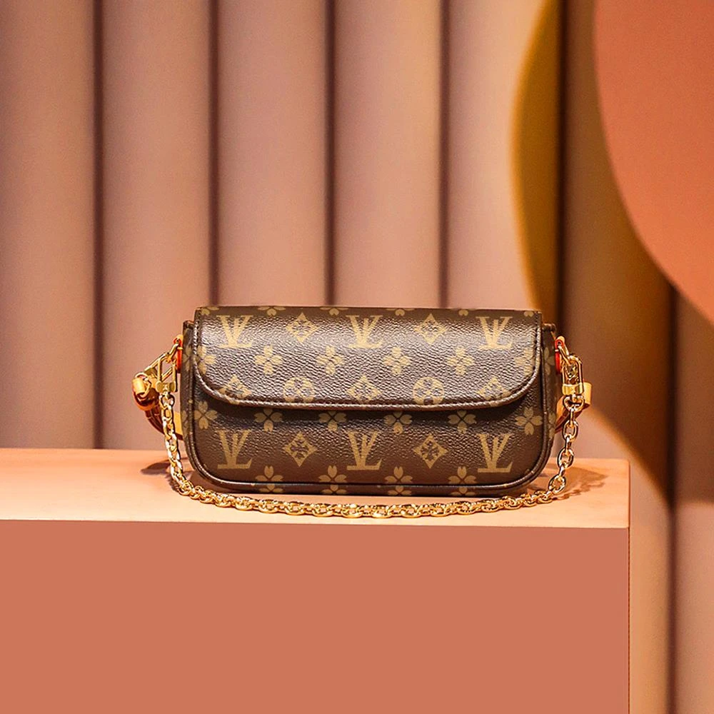 香港品牌包包女2025新款轻奢百搭炼条麻将包流行时尚印花包包质感