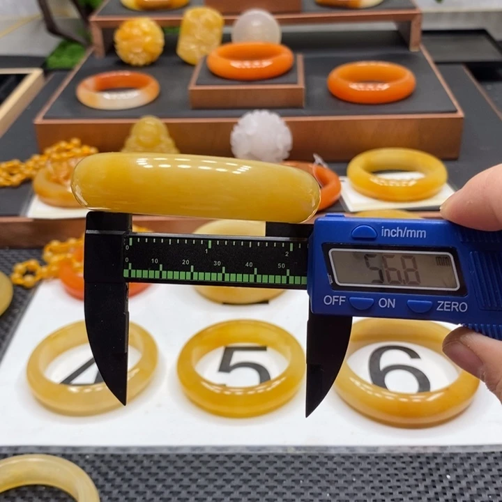 石英质玉（黄龙玉）手镯未镶嵌