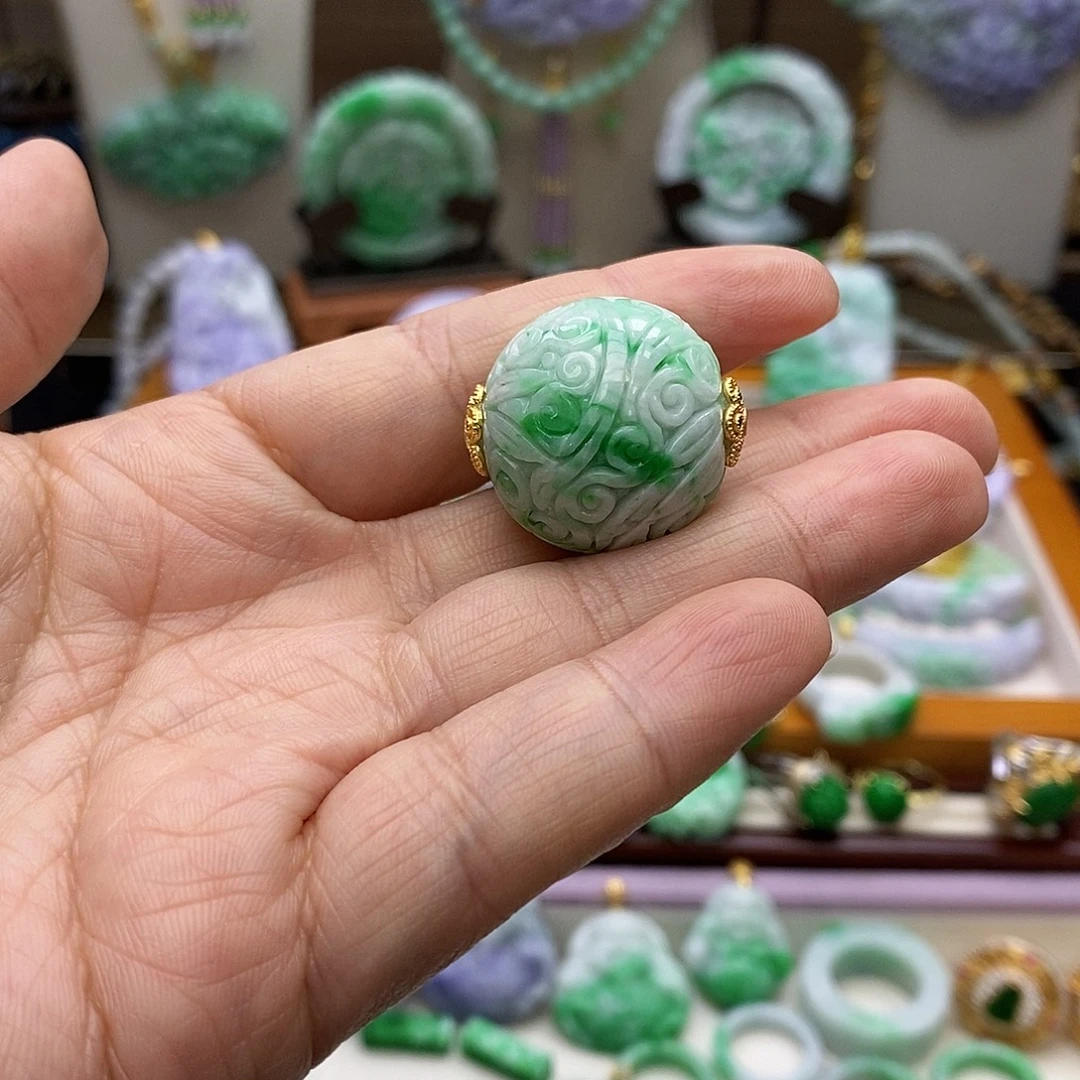 翡翠未镶嵌颈饰吊坠