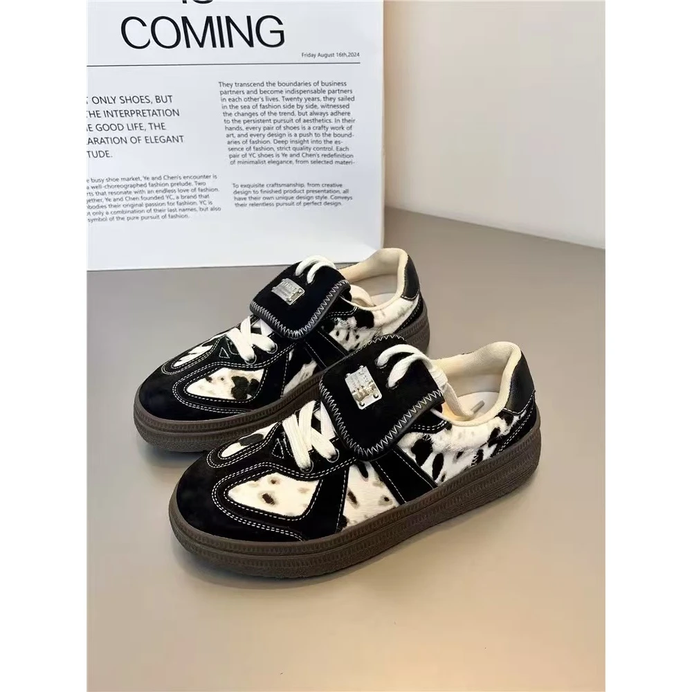 德训鞋女2024秋新款平底百搭潮小众设计时尚翻盖休闲板鞋K5-80-78