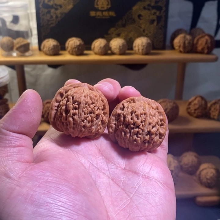 桃核吊坠老****王38.5飞楼