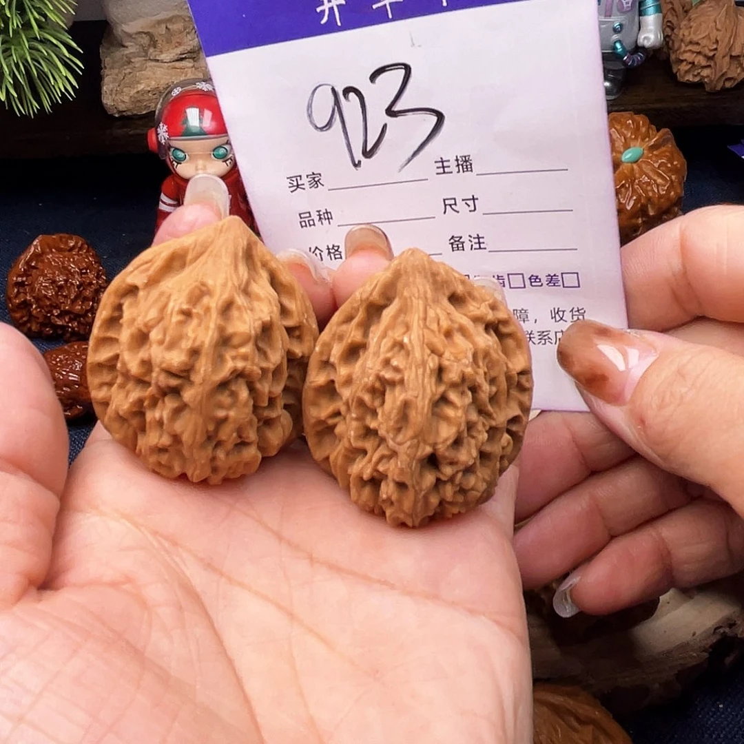 吊坠文玩核桃老树鸡心37+