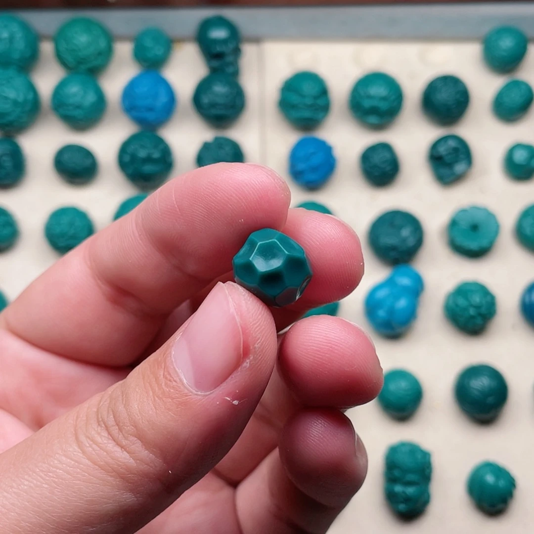 【闪购商品】玻璃颈饰无相12×11一个