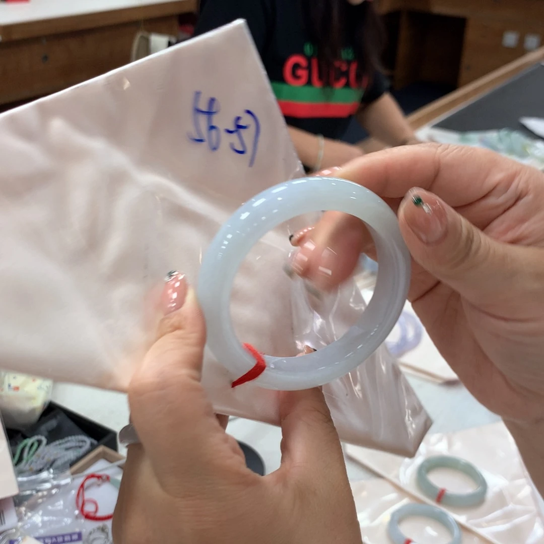 未镶嵌手镯翡翠48小时鉴赏