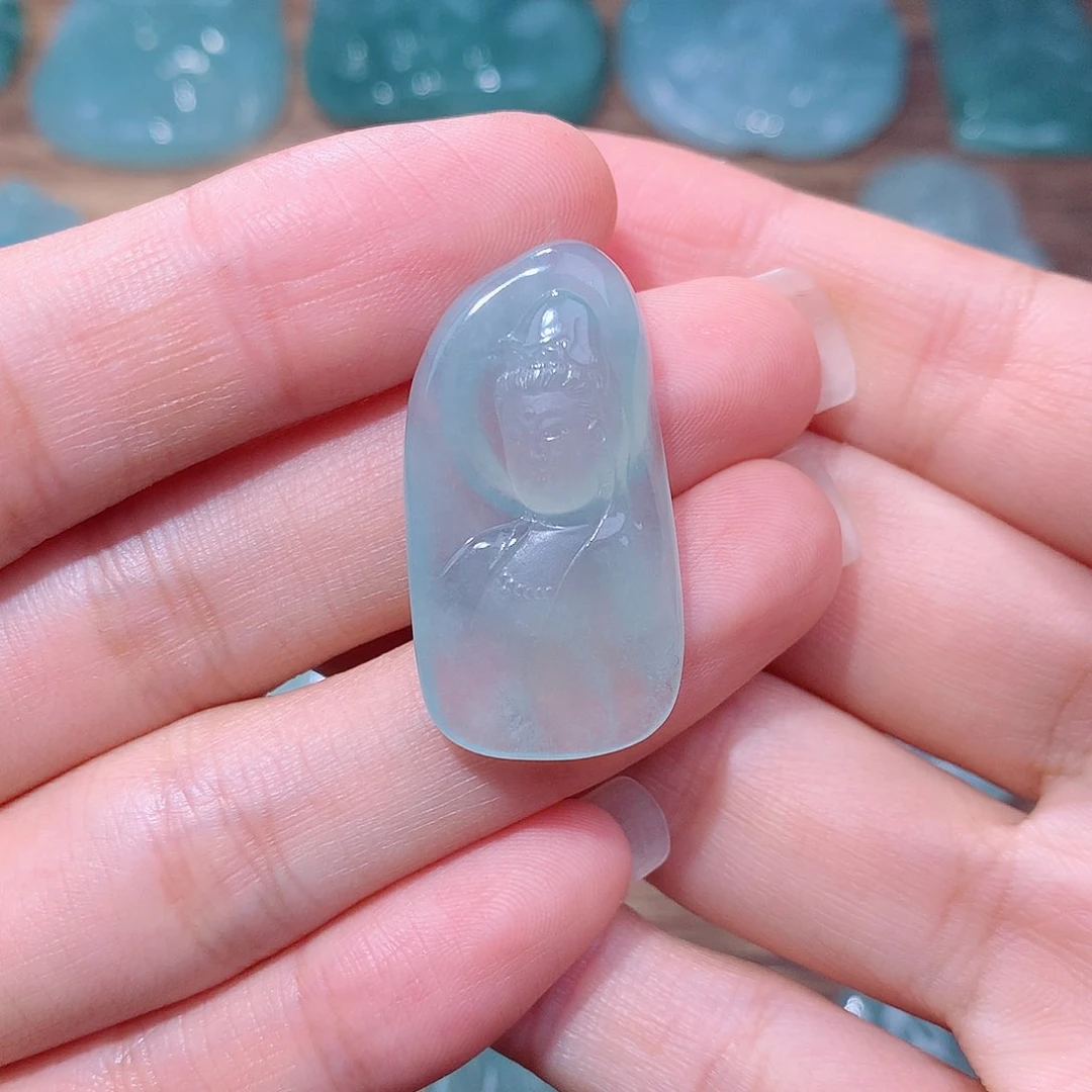 颈饰未镶嵌翡翠佛光天下