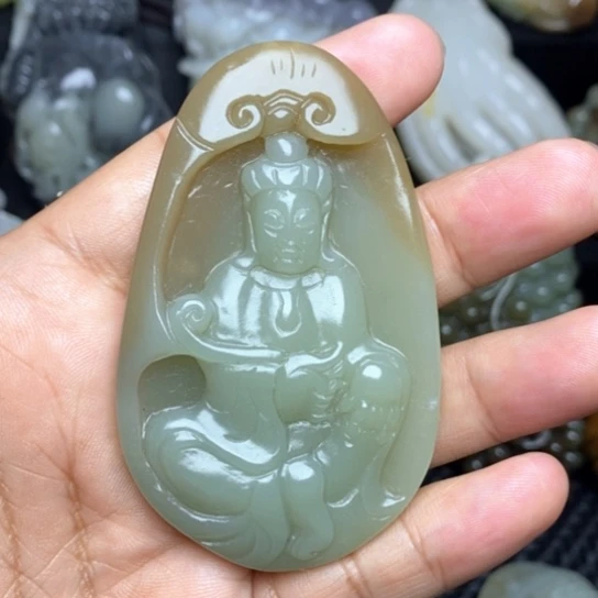 颈饰未镶嵌和田玉