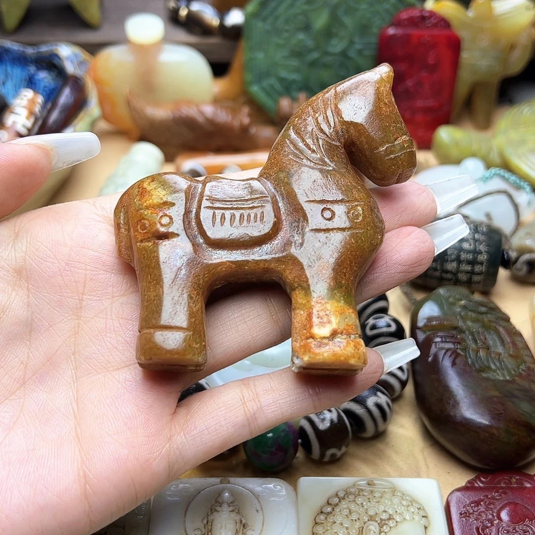 蛇纹石玉未镶嵌颈饰