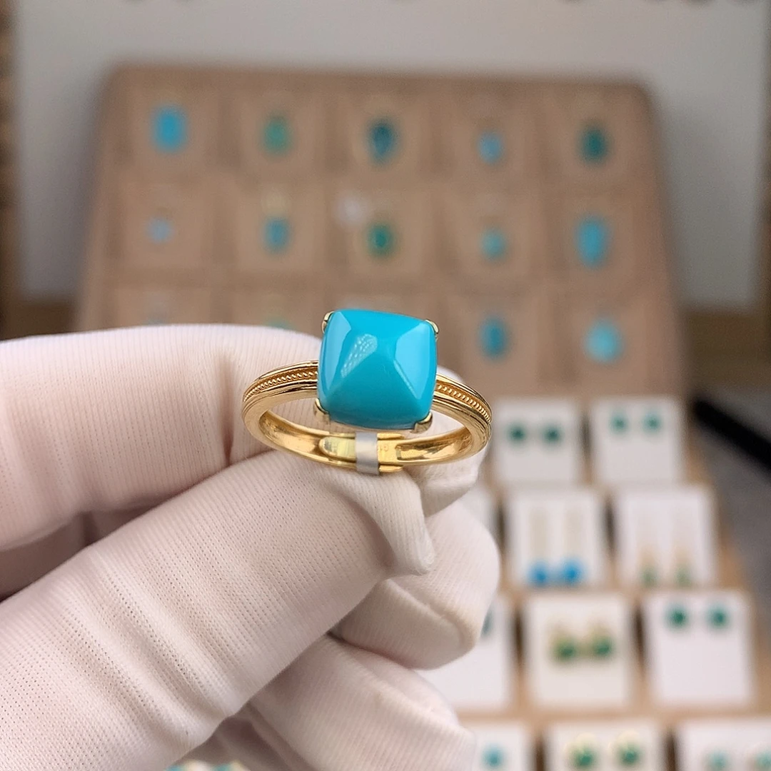 绿松石18K金镶嵌戒指