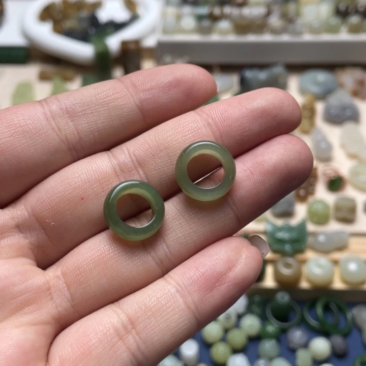 和田玉未镶嵌颈饰2个