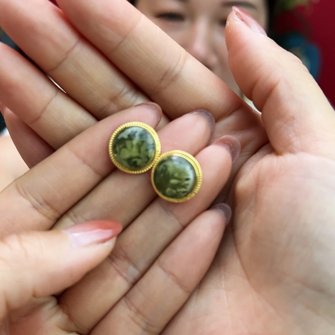 琥珀手镯未镶嵌耳钉