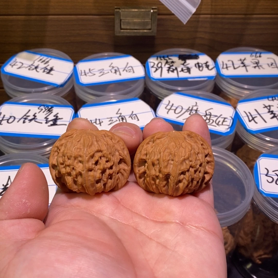 文玩核桃吊坠40+正磨