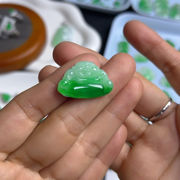翡翠吊坠(不含链)未镶嵌佛公