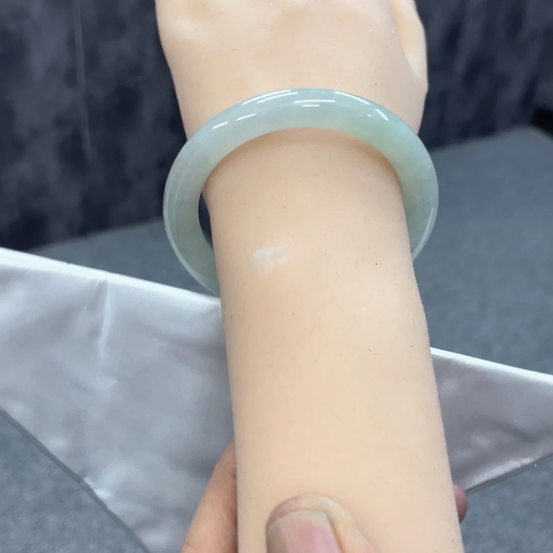 未镶嵌手镯翡翠未镶嵌翡翠