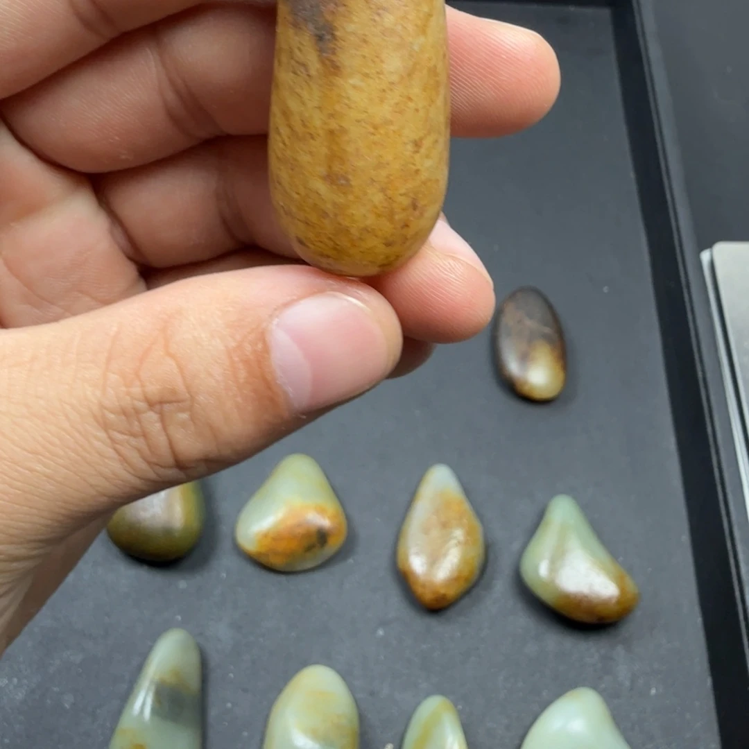 太***店和田玉（糖玉）未镶嵌颈饰