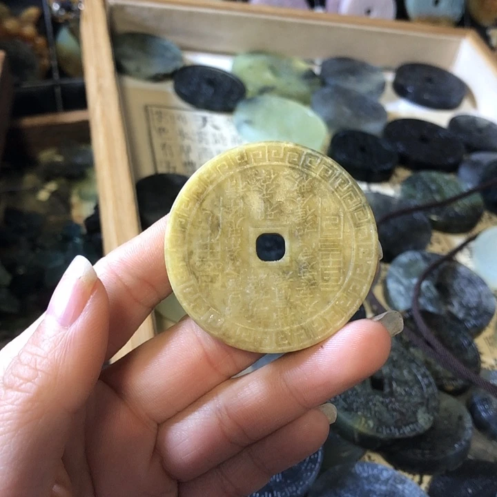 岫玉未镶嵌岫玉挂件