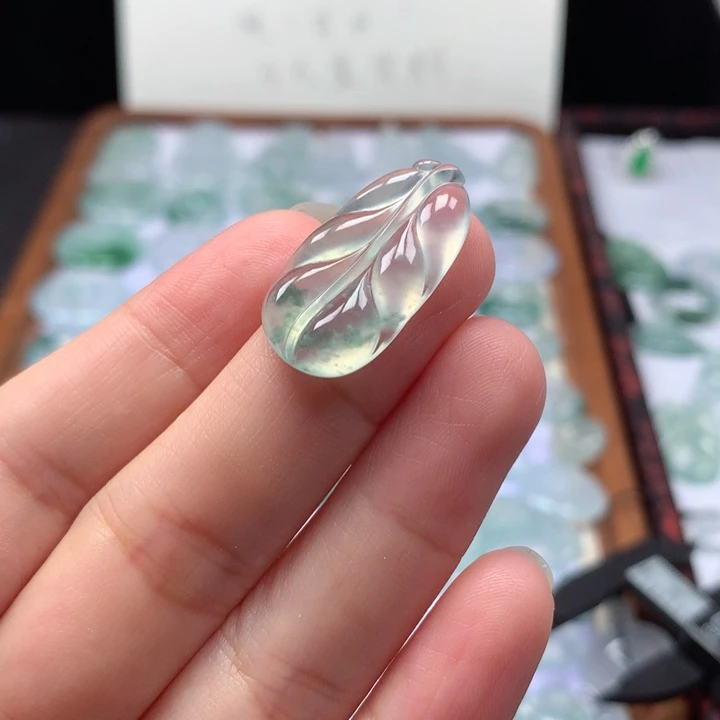 颈饰未镶嵌翡翠高冰飘花叶子