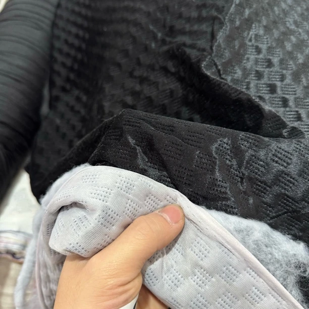 28  设计师款丝绒绗棉面料4米价