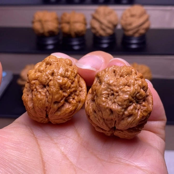 文玩核桃把件血舍利25