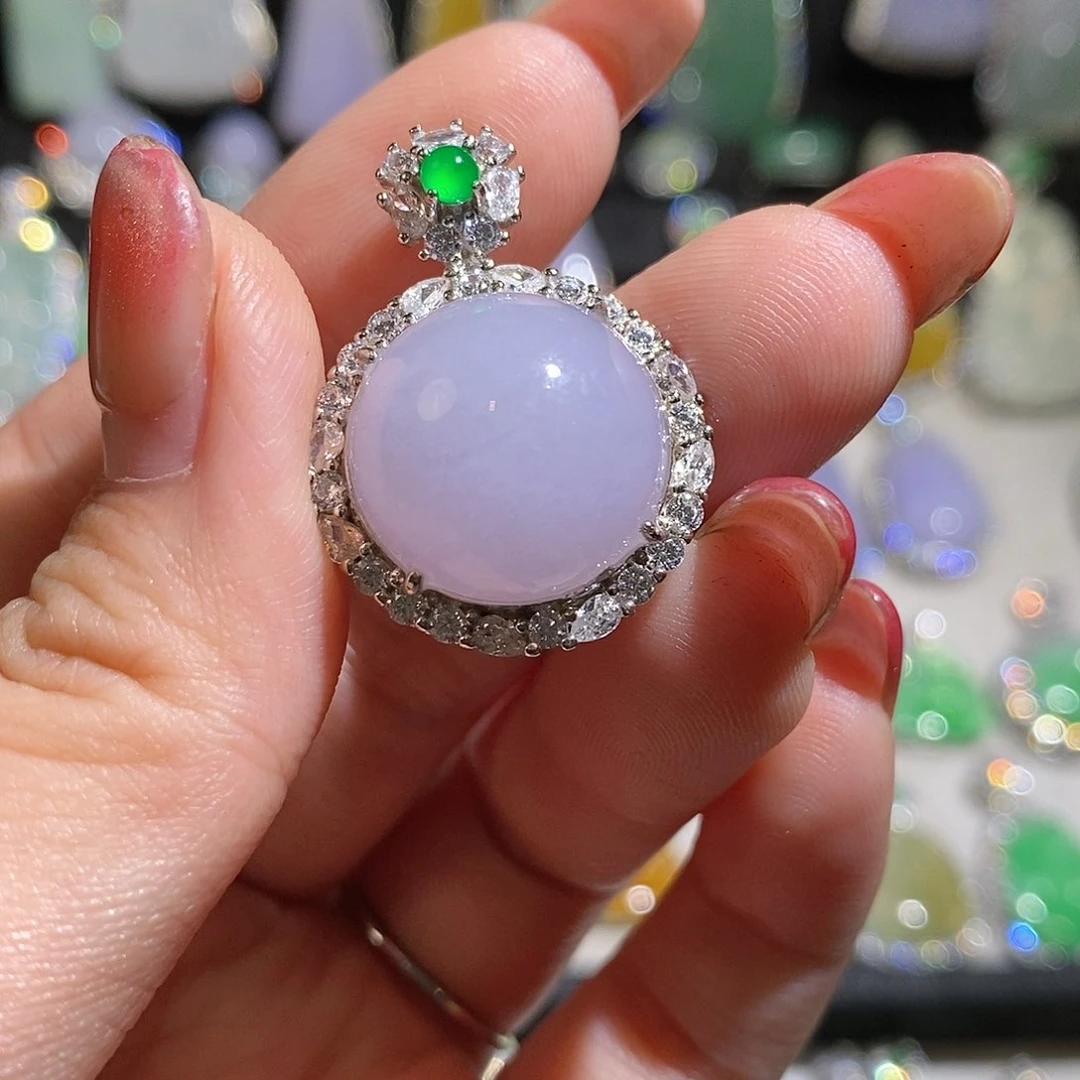 翡翠银S925镶嵌颈饰静***?天然翡翠