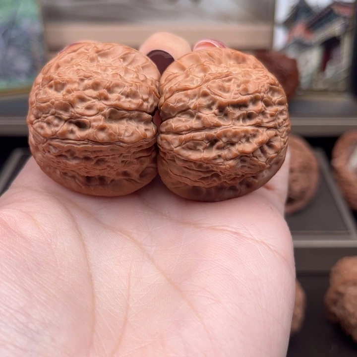 桃核把件平谷野生原树血麒麟臻品不议价