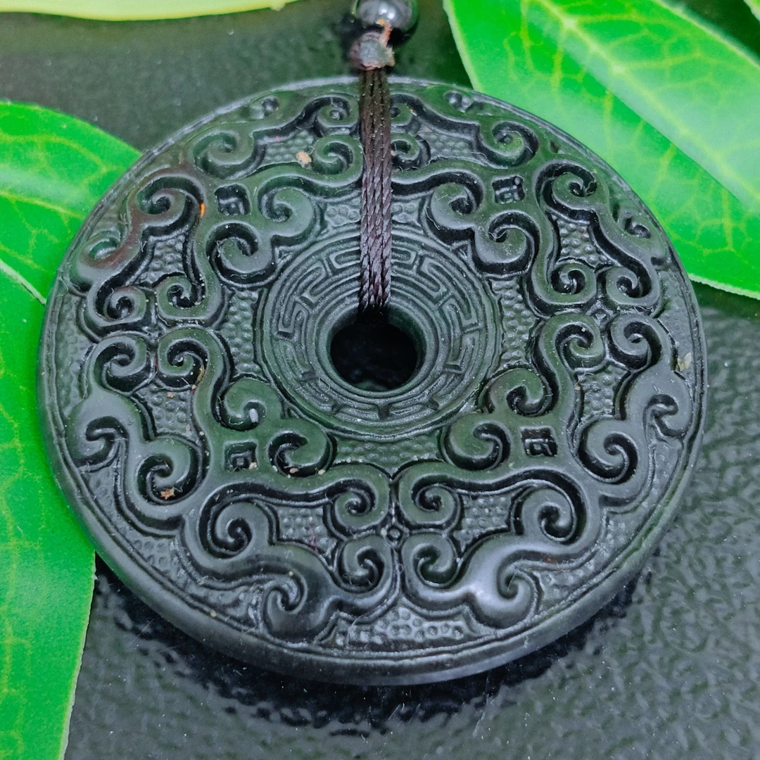 祥云大平安扣 双面精雕药王石黑金长寿平安玉佩