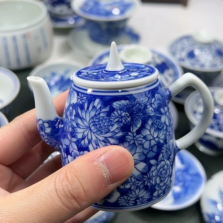 微瑕柴窑万花小壶