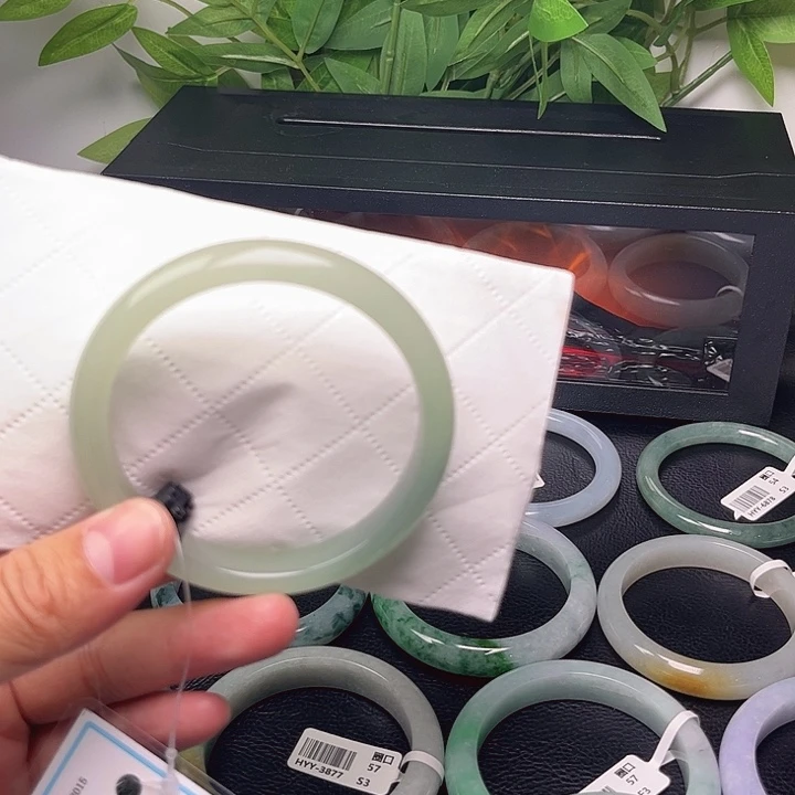 东陵石未镶嵌手镯手镯