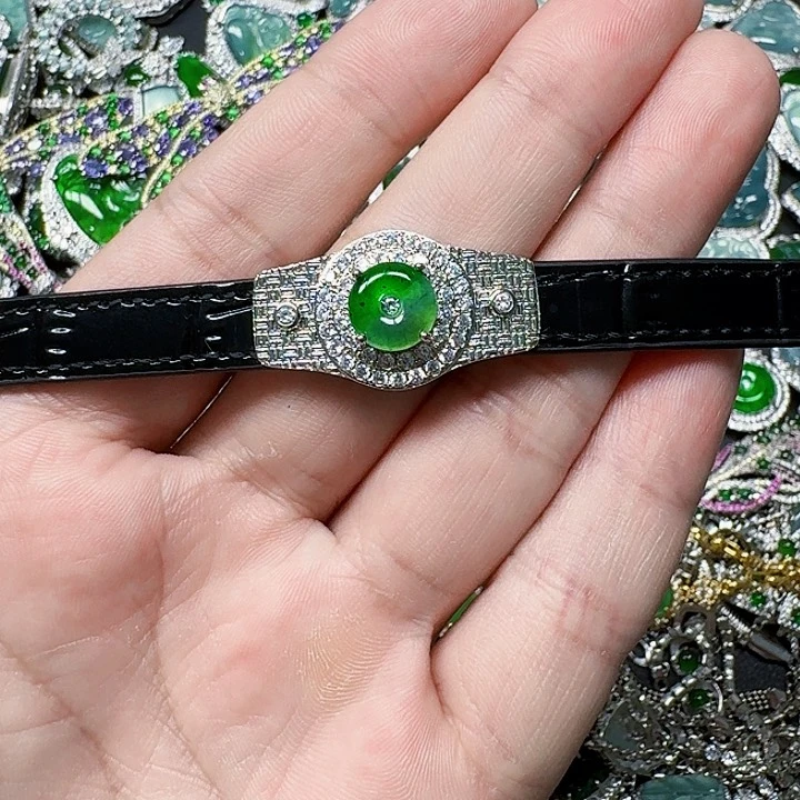 翡翠颈饰未镶嵌天然A货翡翠放漏