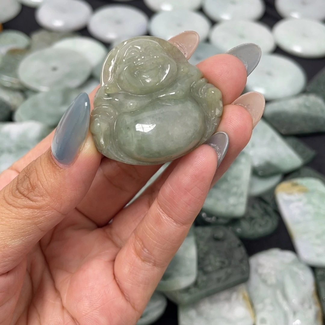 翡翠未镶嵌颈饰佛公