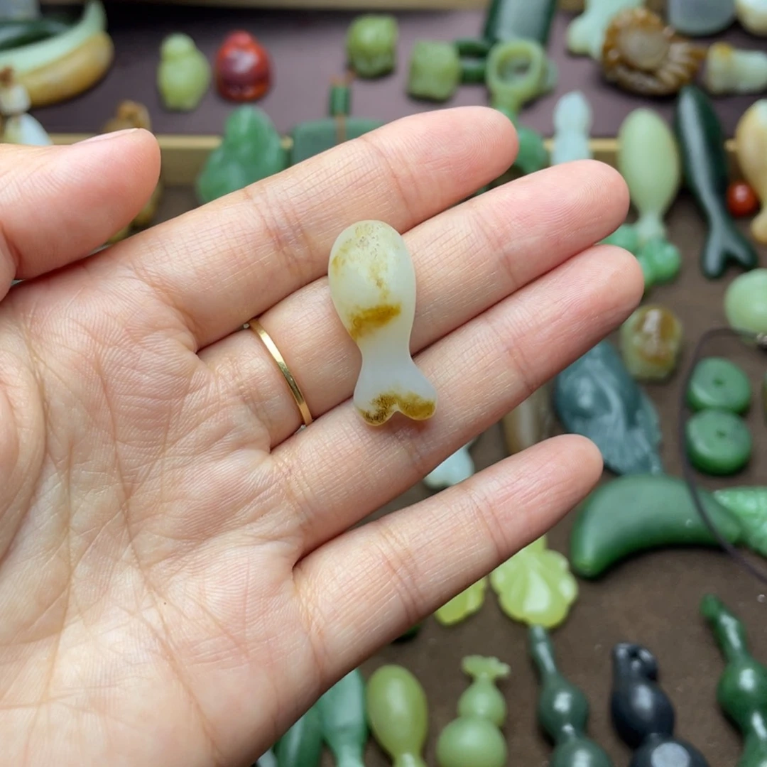 【闪购商品】和田玉未镶嵌颈饰小***力