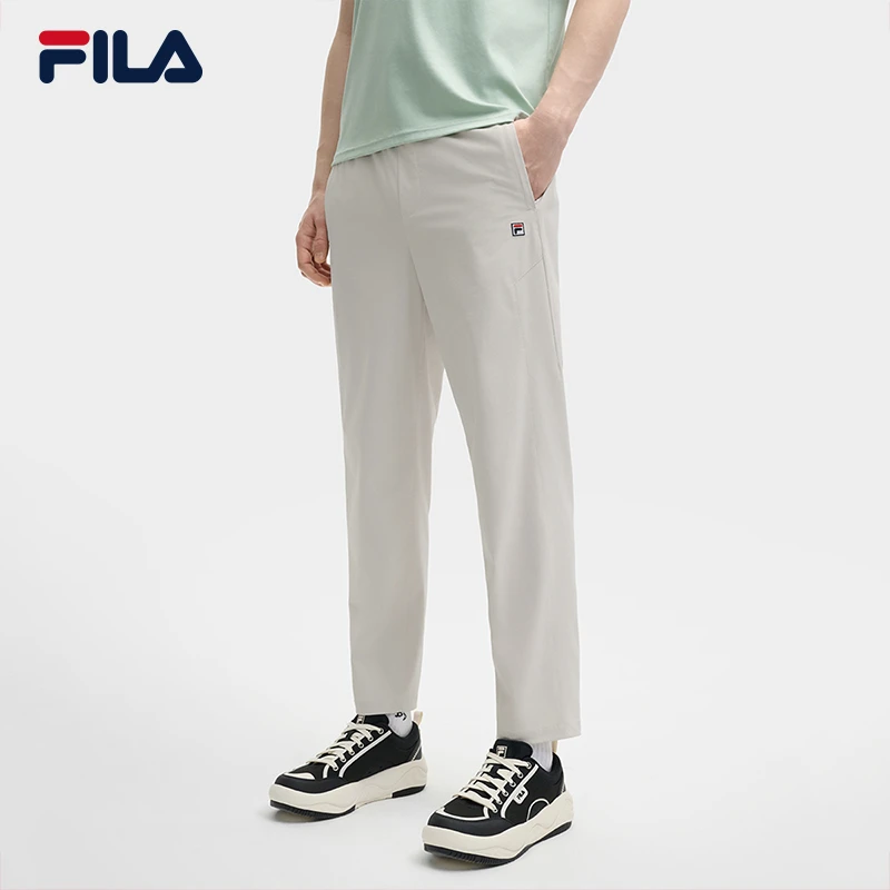 FILA斐乐男士弹力舒适透气新款简约浅色休闲长裤F11M528805F