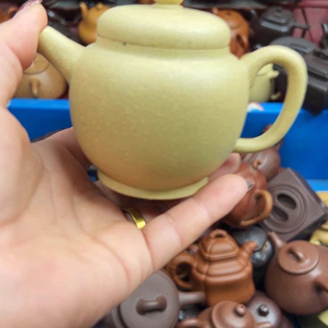 紫砂茶壶紫砂的…………………………紫砂的