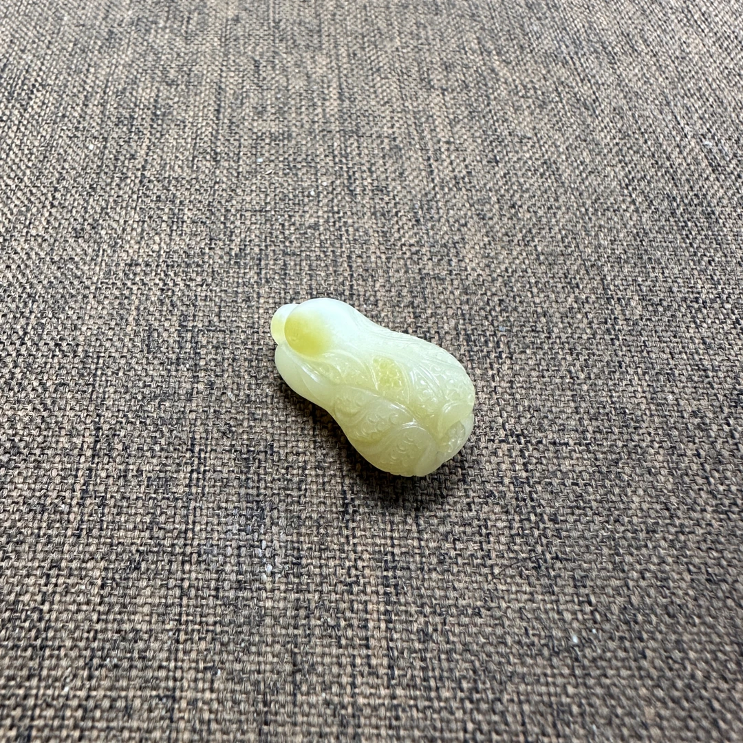 和田玉新疆且末糖白料俏色手工俏雕玉白菜遇百财挂件吊坠挂坠