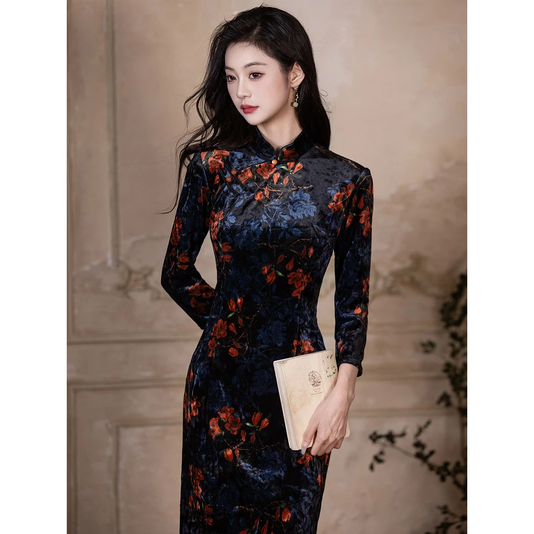 高级感旗袍2025年新款丝绒长袖复古气质年轻款改良连衣裙女新中式